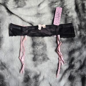 Jezebel Lace Garter Belt Women’s Small Black Pink NWT